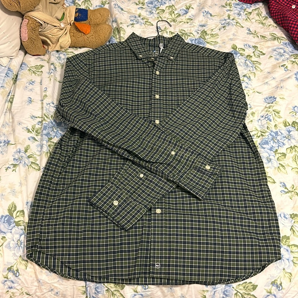 Vineyard Vines brrr On-The-Go Performance Shirt